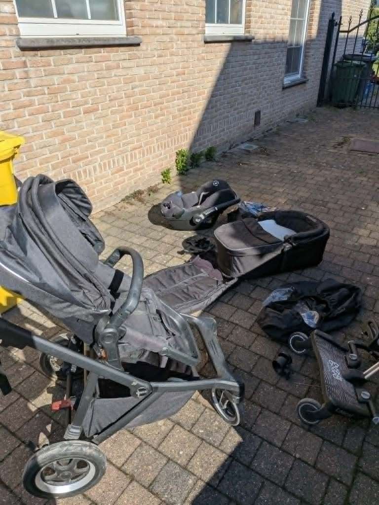 Complete buggy met draagmand en zit en accessoires, Ophalen, Gebruikt, Overige merken, Verstelbare rugleuning