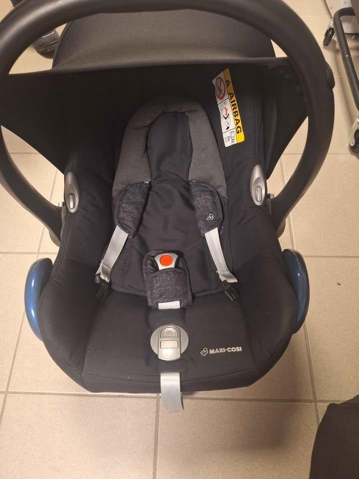 Maxi cosi met isofix, Kinderen en Baby's, Autostoeltjes, Gebruikt, Maxi-Cosi, 0 t/m 10 kg, Autogordel of Isofix, Ophalen