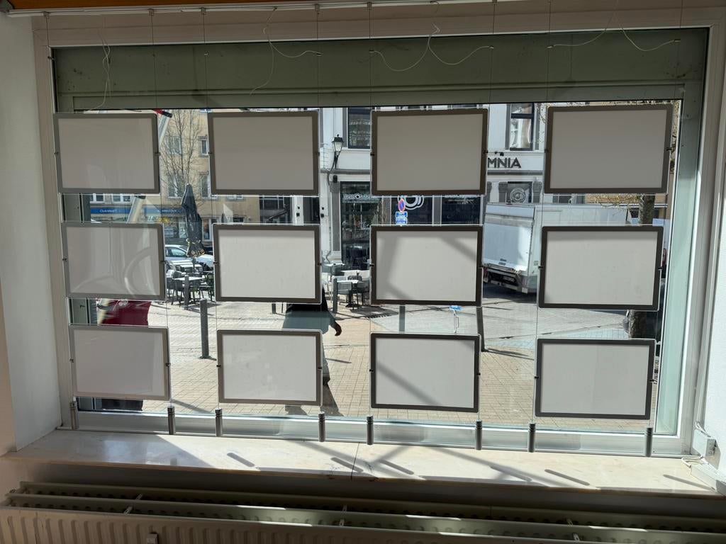 Set de 12 porte-affiches LED suspendus – Agence Immobilière, Maison & Meubles, Enlèvement, Neuf