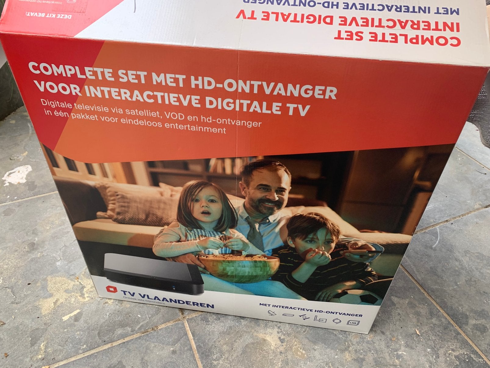 Schotelantenne TV Vlaanderen, Ophalen, Gebruikt, (Schotel)antenne