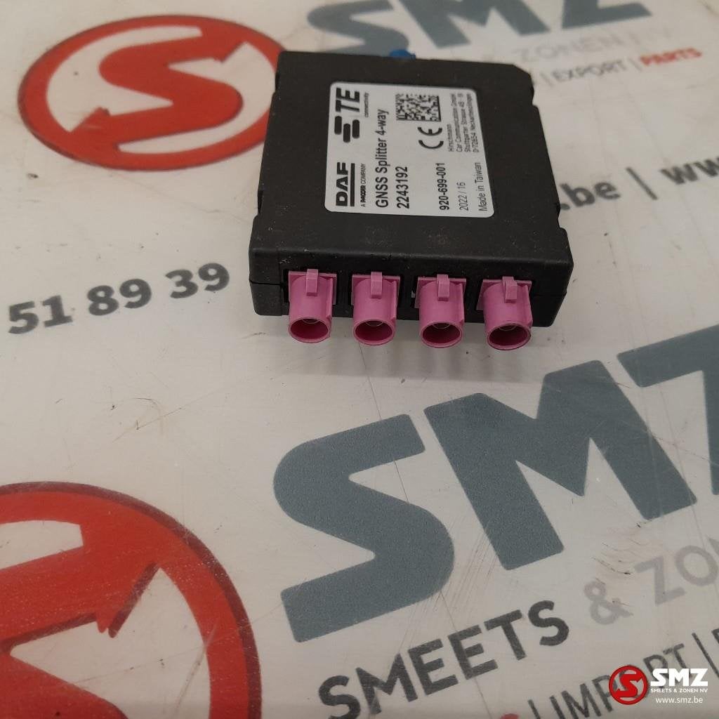 Occ GNSS splitter 4way DAF, Utilisé, DAF, Électronique et Câbles