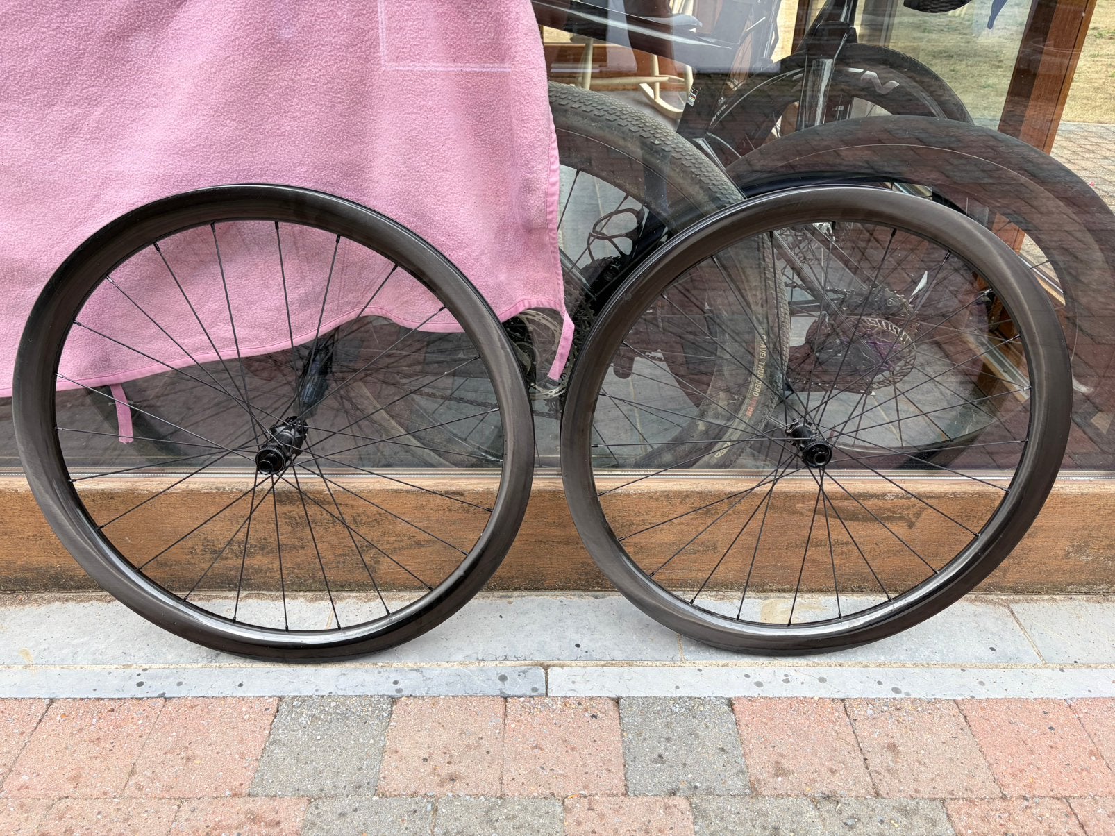 Carbon gravel wielset 40mm, Ophalen of Verzenden, Zo goed als nieuw