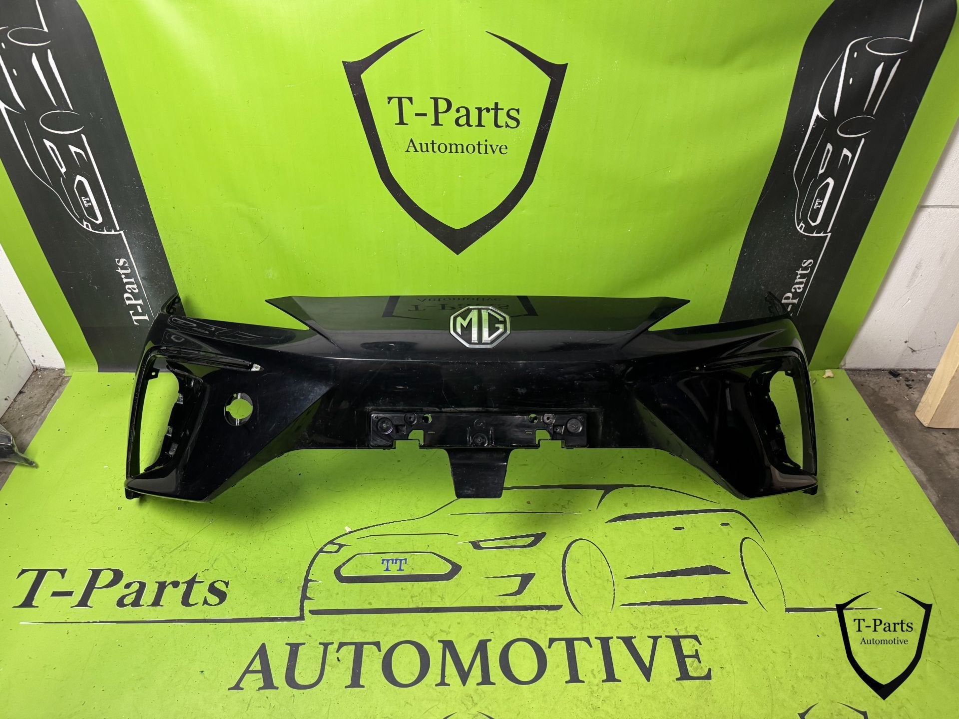 Pare-chocs avant MG4, Pare-chocs, Utilisé, SAIC Motor UK Technical Centre Limited, MG