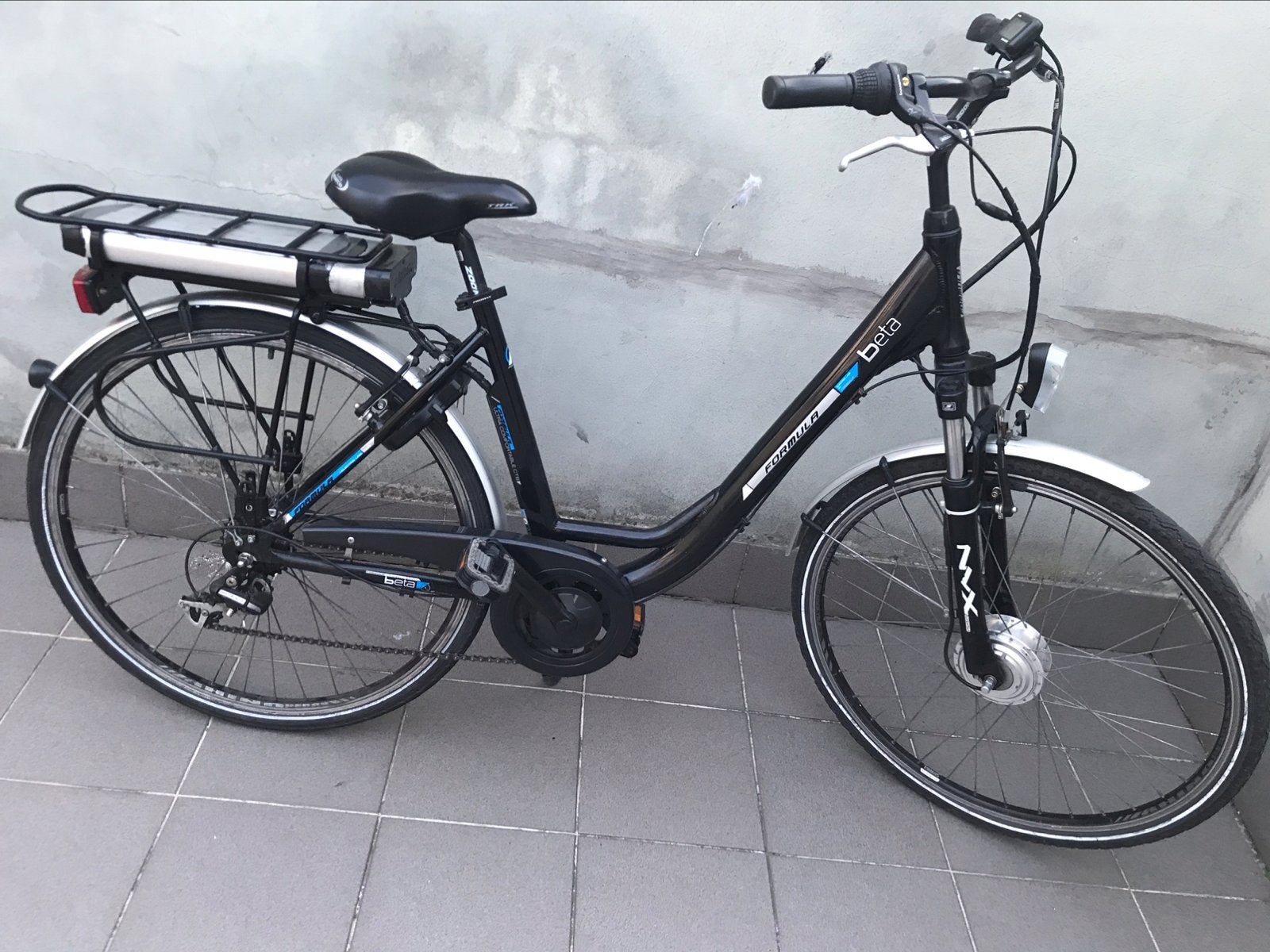 Elektrische damesfiets 28 inch, Fietsen en Brommers, Fietsen | Dames | Damesfietsen, Ophalen of Verzenden