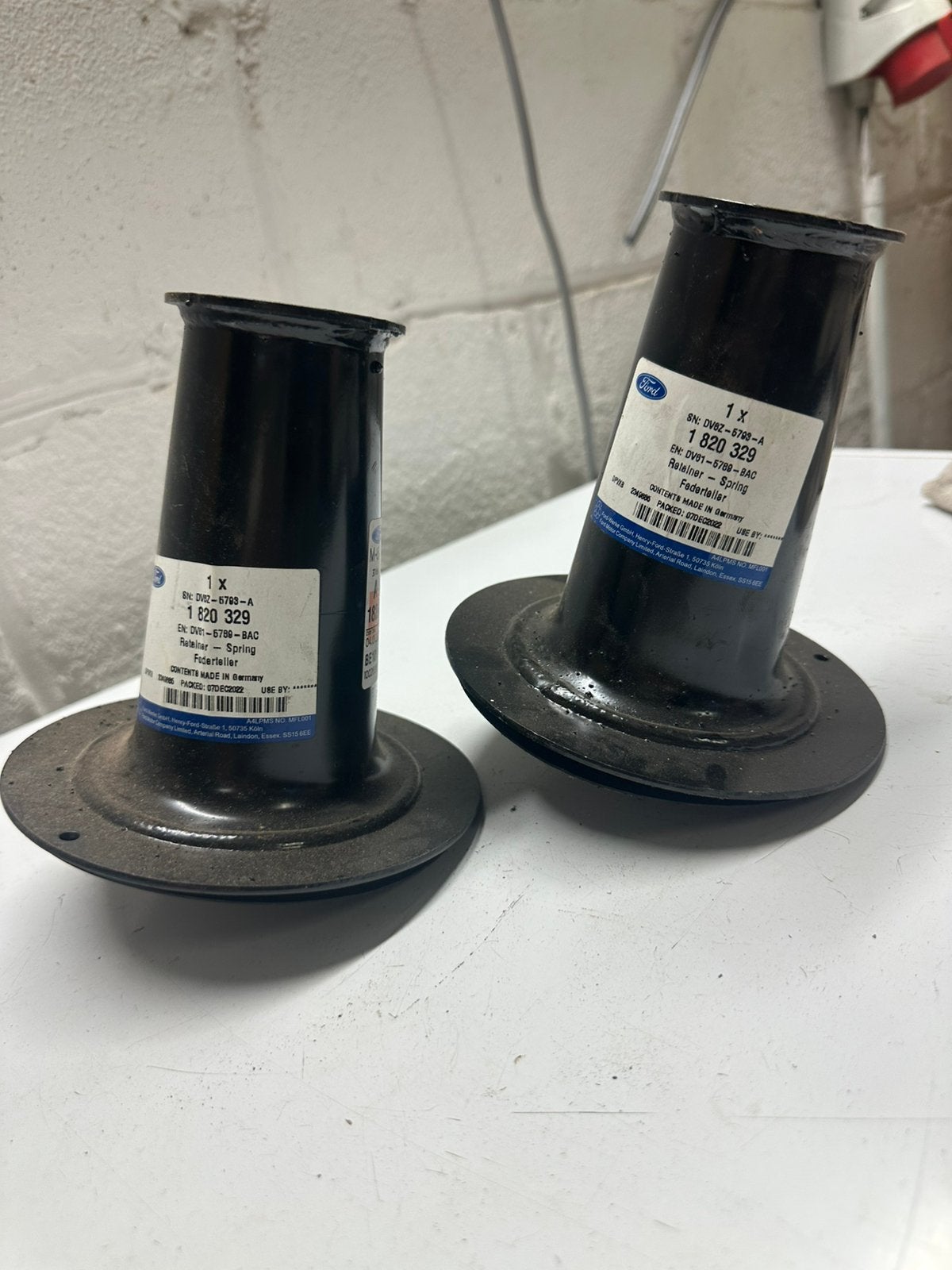 Nieuwe origin ford veerschotels achter 1820329 DV61-5789-BAC, Enlèvement, Ford
