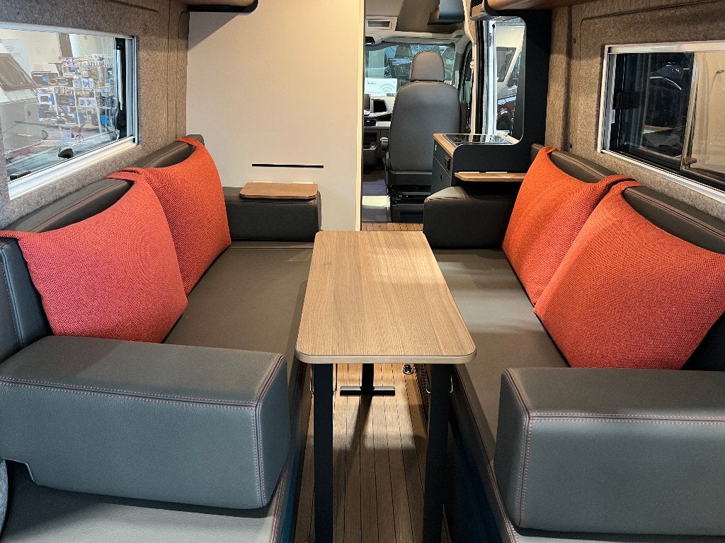 Eriba Hymer Car 602 buscamper met face to face zithoek, Caravans en Kamperen, Automaat, Buscamper of Camperbus, Raamblindering