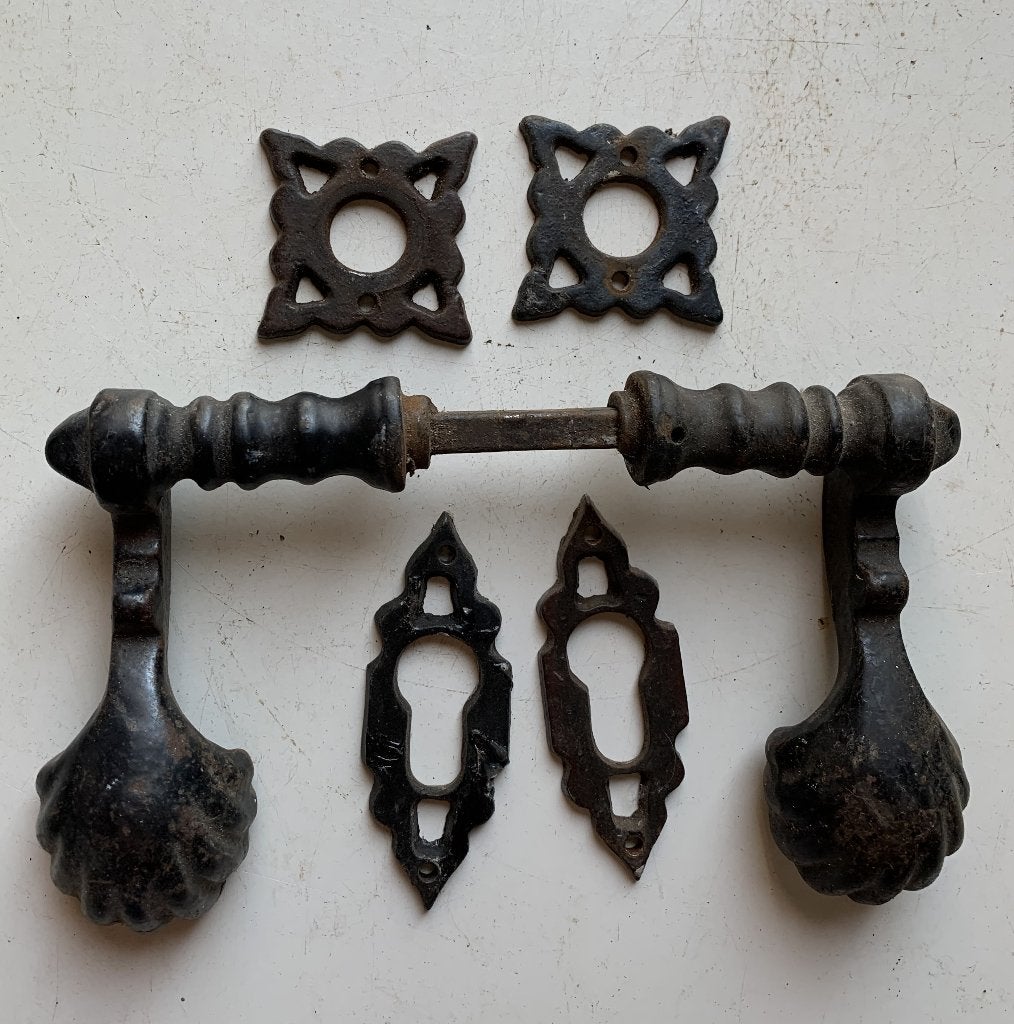 3 Sets oude deurklinken metaal, Ophalen, Gebruikt, IJzer