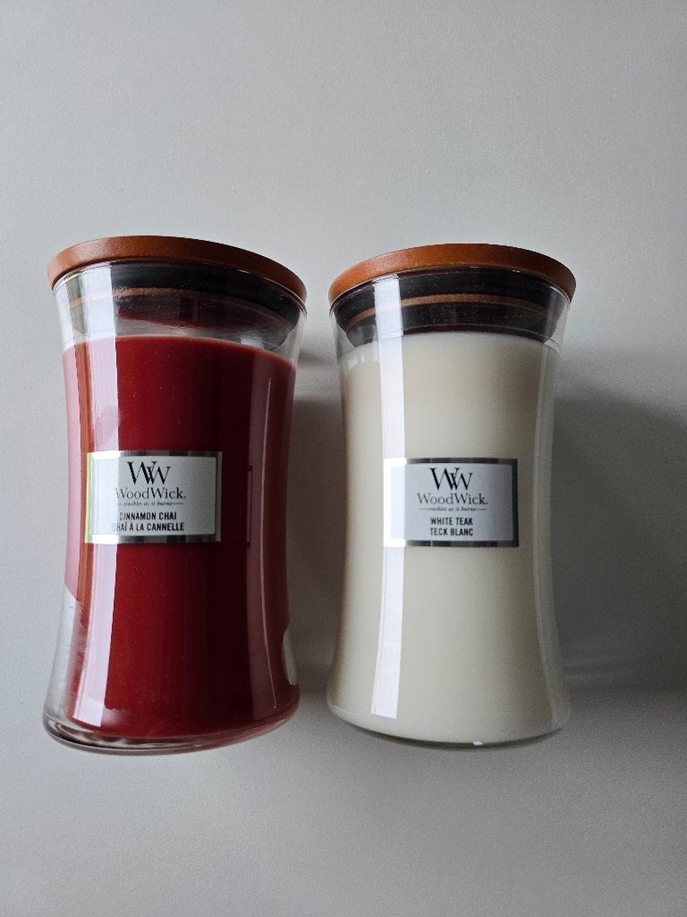 Woodwick - Cinnamon Chai - Teck blanc - bougies, Neuf, Enlèvement ou Envoi, Woodwick, Verre