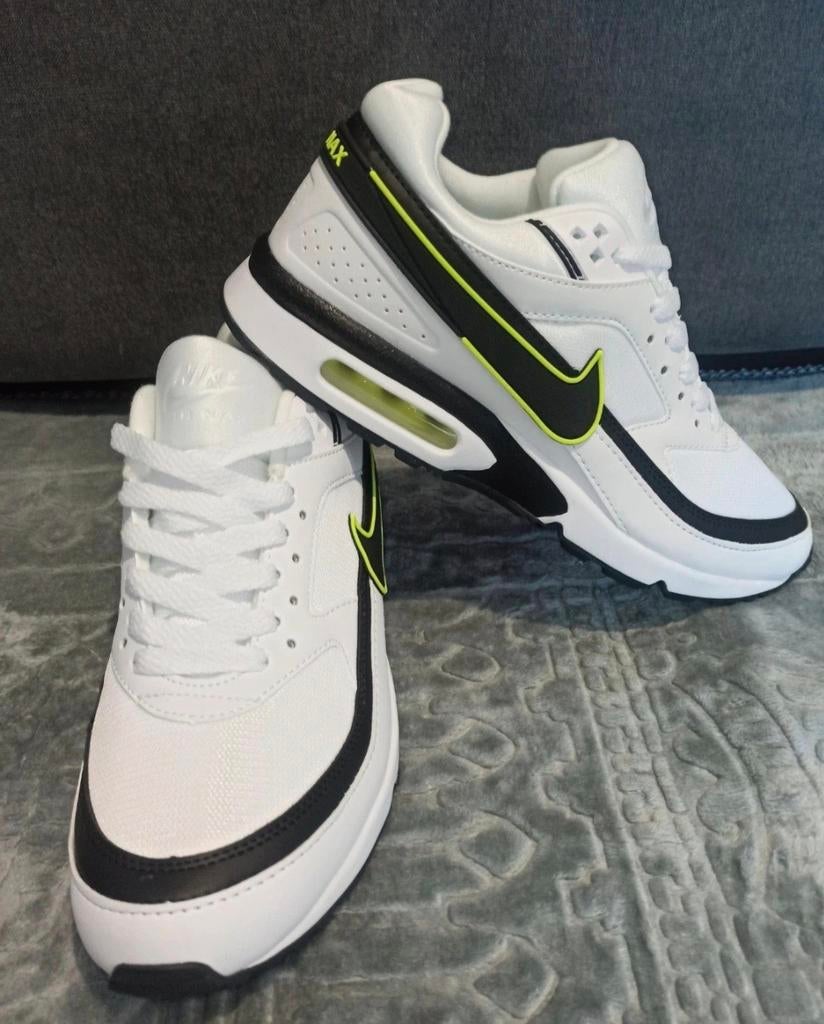 Nike Air Max classique, Vêtements | Hommes, Chaussures, Enlèvement ou Envoi