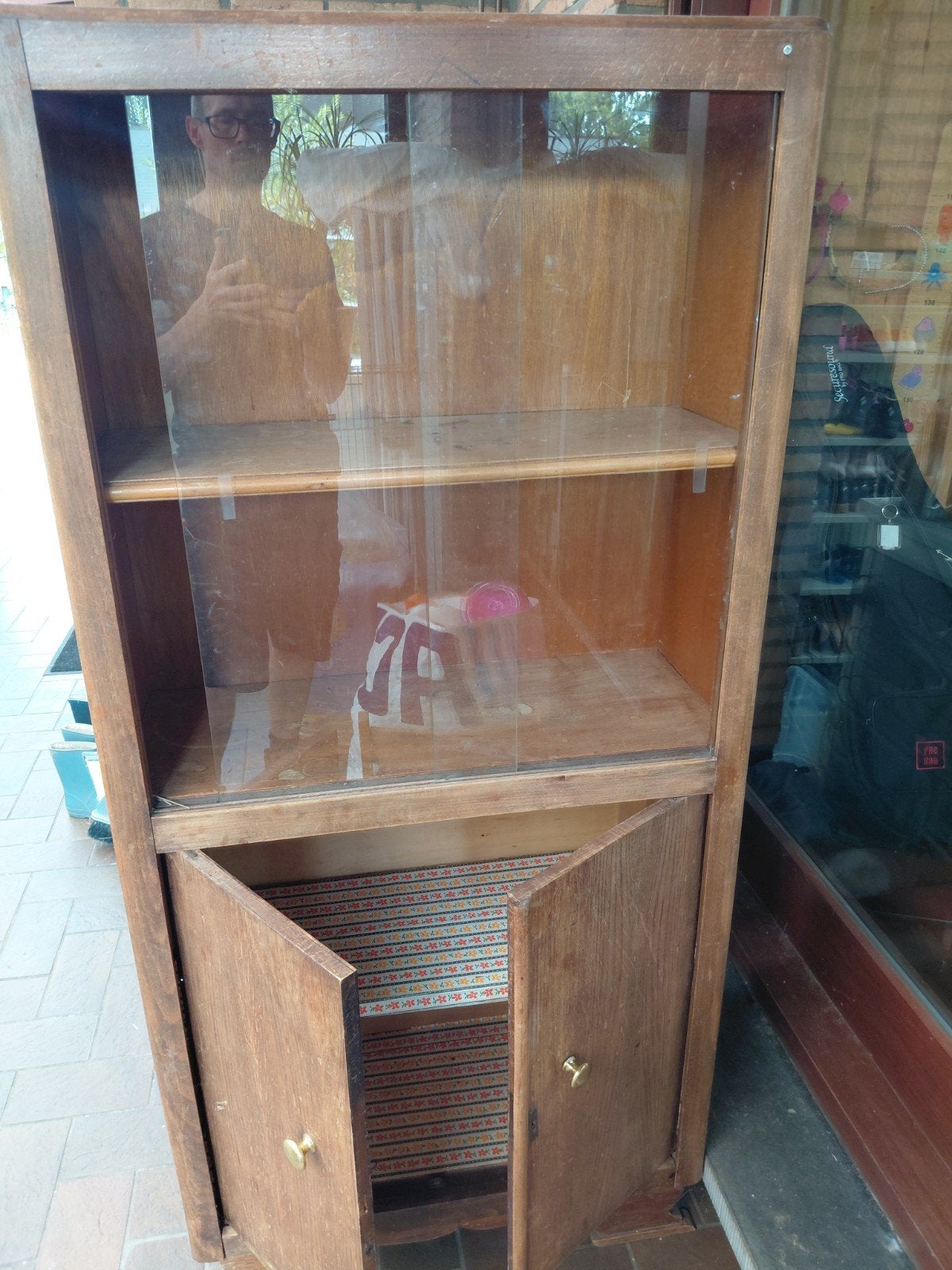 vintage vitrinekastje, Huis en Inrichting, Kasten | Vitrinekasten, Ophalen, Gebruikt, 50 tot 100 cm, 150 tot 200 cm