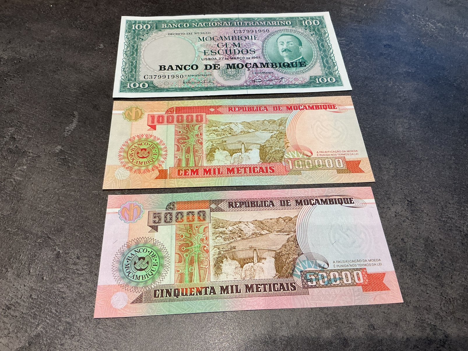 Mozambique : 3 billets différents du FDC, Enlèvement ou Envoi, Billets de banque