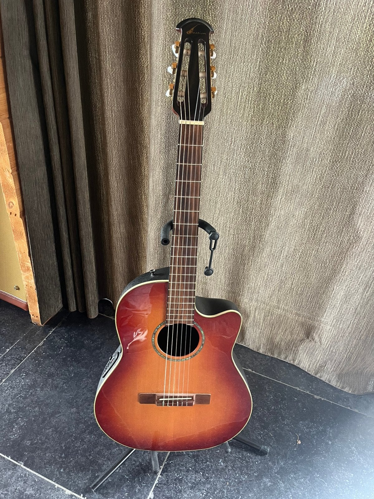 Ovation celebrity + case, Musique & Instruments, Enlèvement, Comme neuf