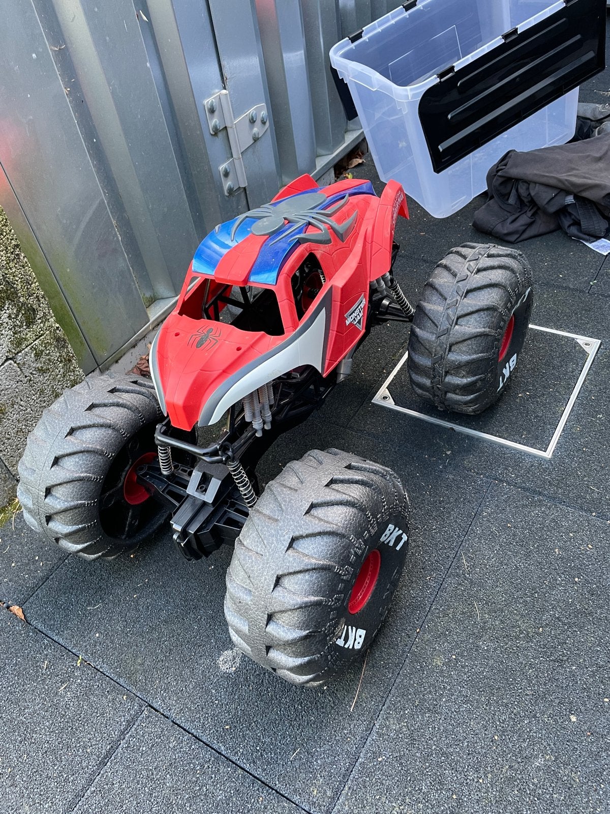 Spiderman monstertruck 60 cm. Doe bod, Hobby en Vrije tijd, Ophalen, Zo goed als nieuw