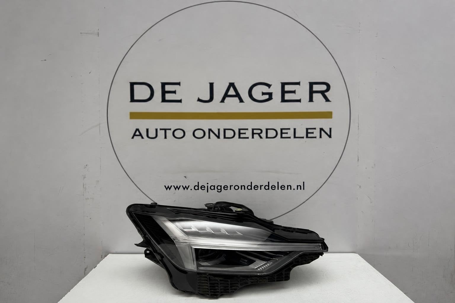 Polestar 2 P8 Full LED koplamp rechts P32392333, Polestar Automotive Holding UK PLC, Gebruikt, Info@polestar.com, Assar Gabrielssons Vag 9
405 31  Gothenburg, SE