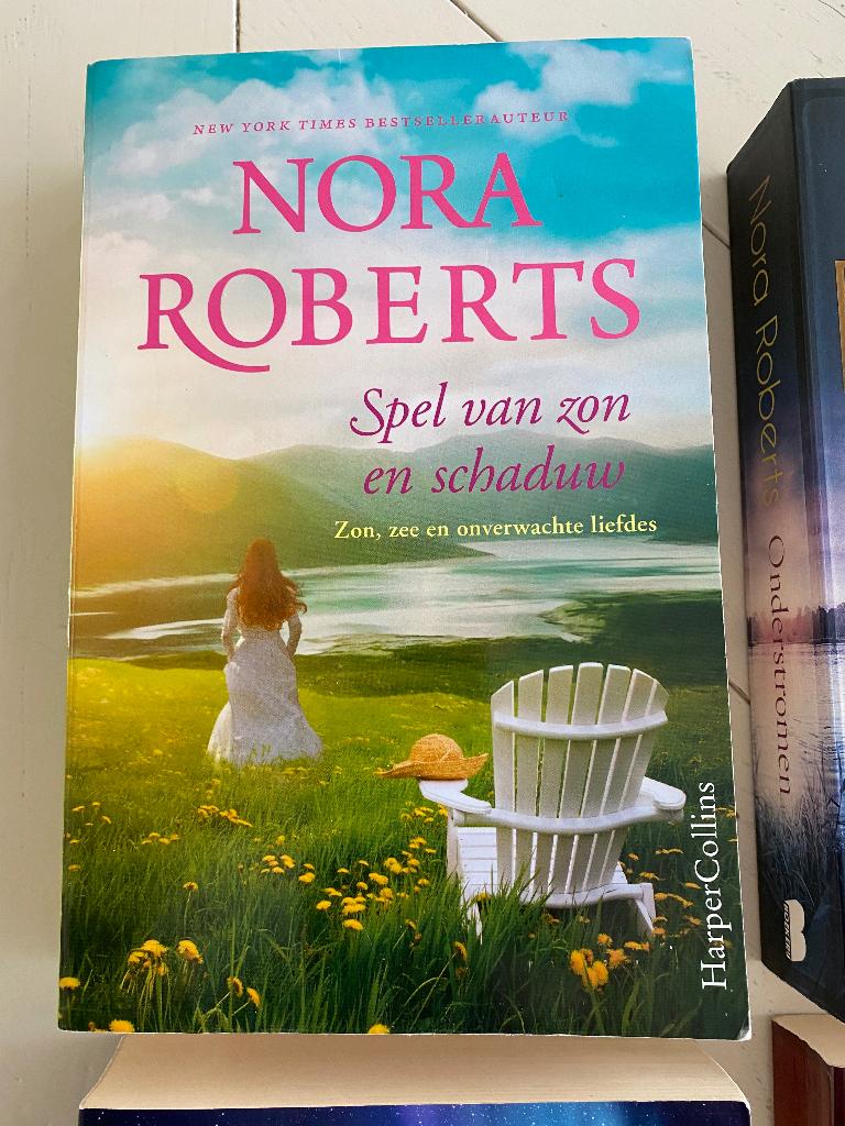 11 romans van Nora ROBERTS, Enlèvement ou Envoi, Comme neuf, Nora Roberts