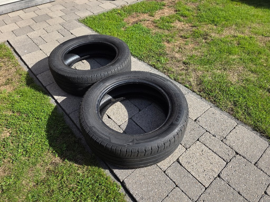 Goodyear Efficient grip cargo 215 / 60 / 17 ------109/107H, Autos : Pièces & Accessoires, Pneus & Jantes, 215 mm, Pneus été, Enlèvement