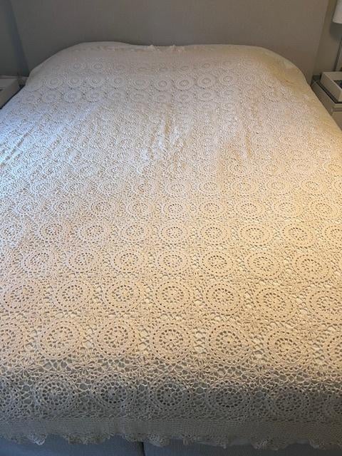 couvre-lit  crochet , blanc ivoire 200x220 fait main , coton, Maison & Meubles, Enlèvement ou Envoi, Neuf