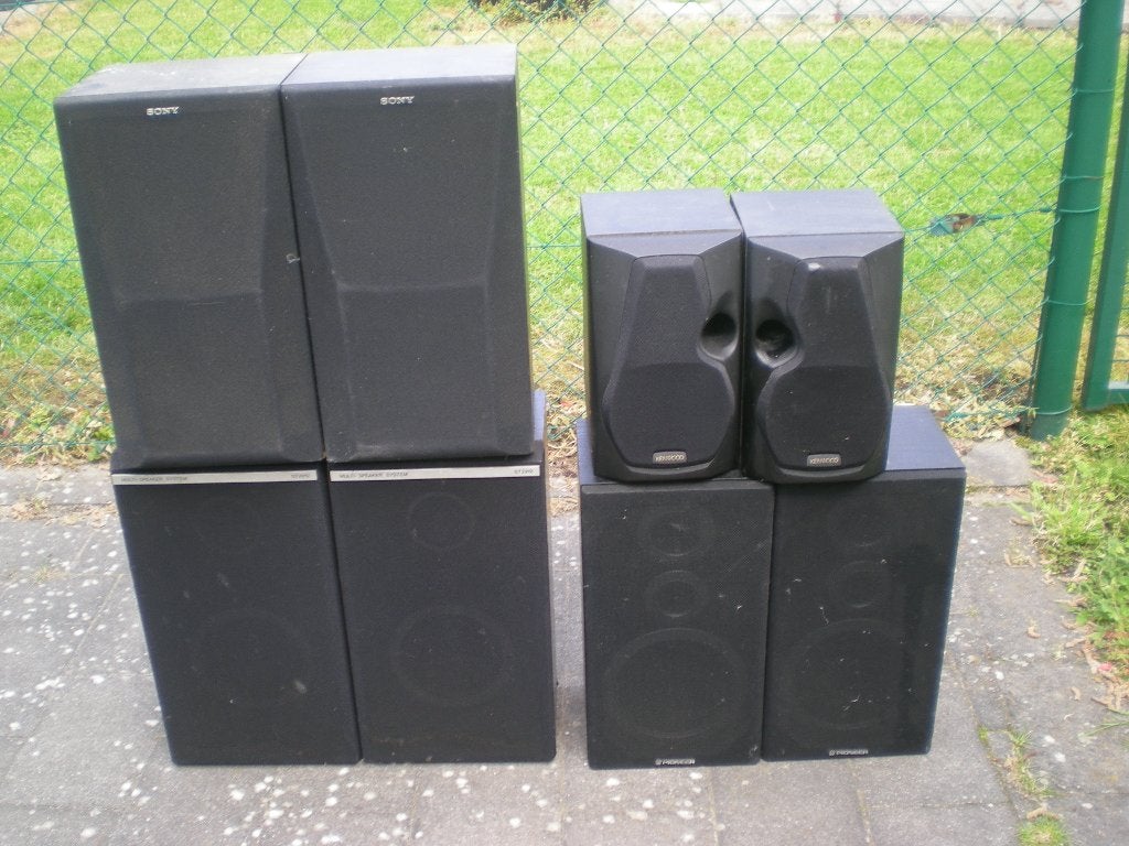 Gratis : 8 oude boxen   Lees alles !, Audio, Tv en Foto, Luidsprekerboxen, Ophalen, Gebruikt, Front, Rear of Stereo speakers, Philips