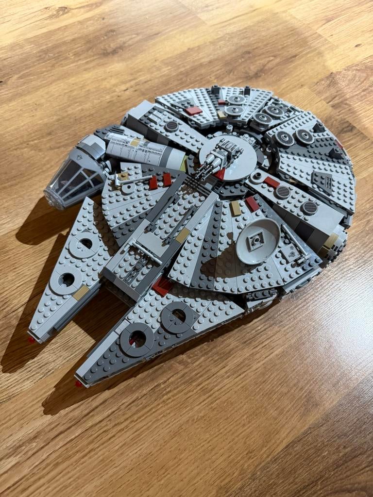 Lego star wars millennium falcon, Enlèvement, Comme neuf