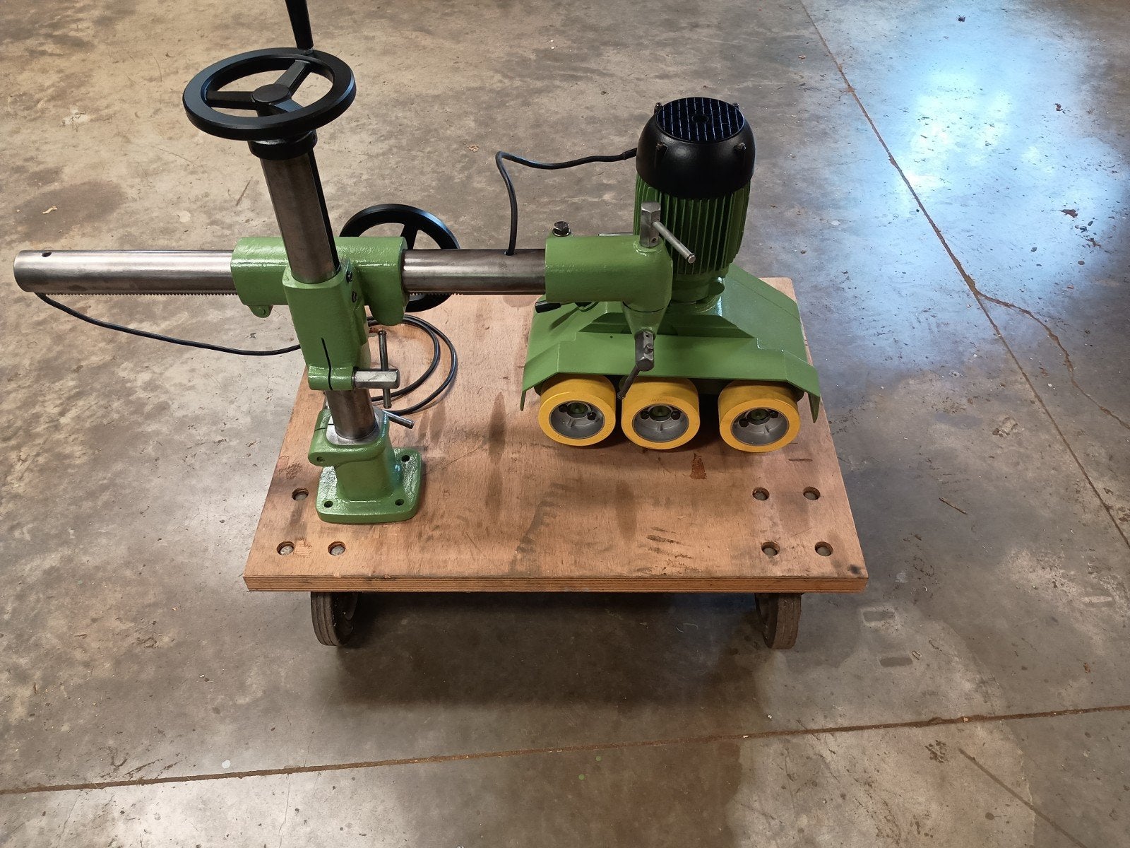 Aandrijver Magik / 38, Doe-het-zelf en Bouw, Gereedschap | Freesmachines, Ophalen, Overige soorten, Magik / 38, Zo goed als nieuw