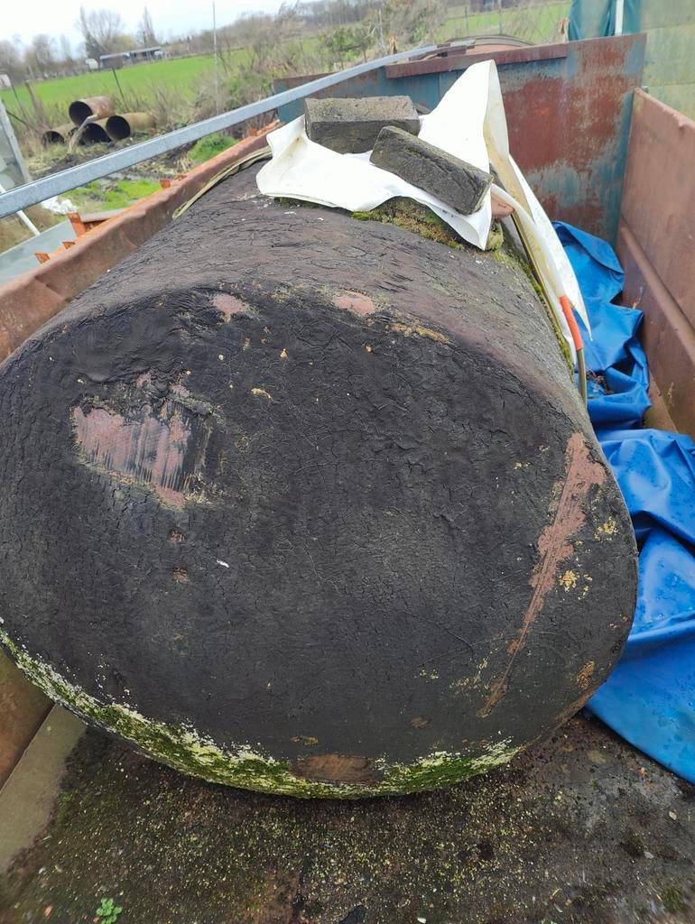 Gratis op te halen metalen mazout tank 3000 L, Enlèvement