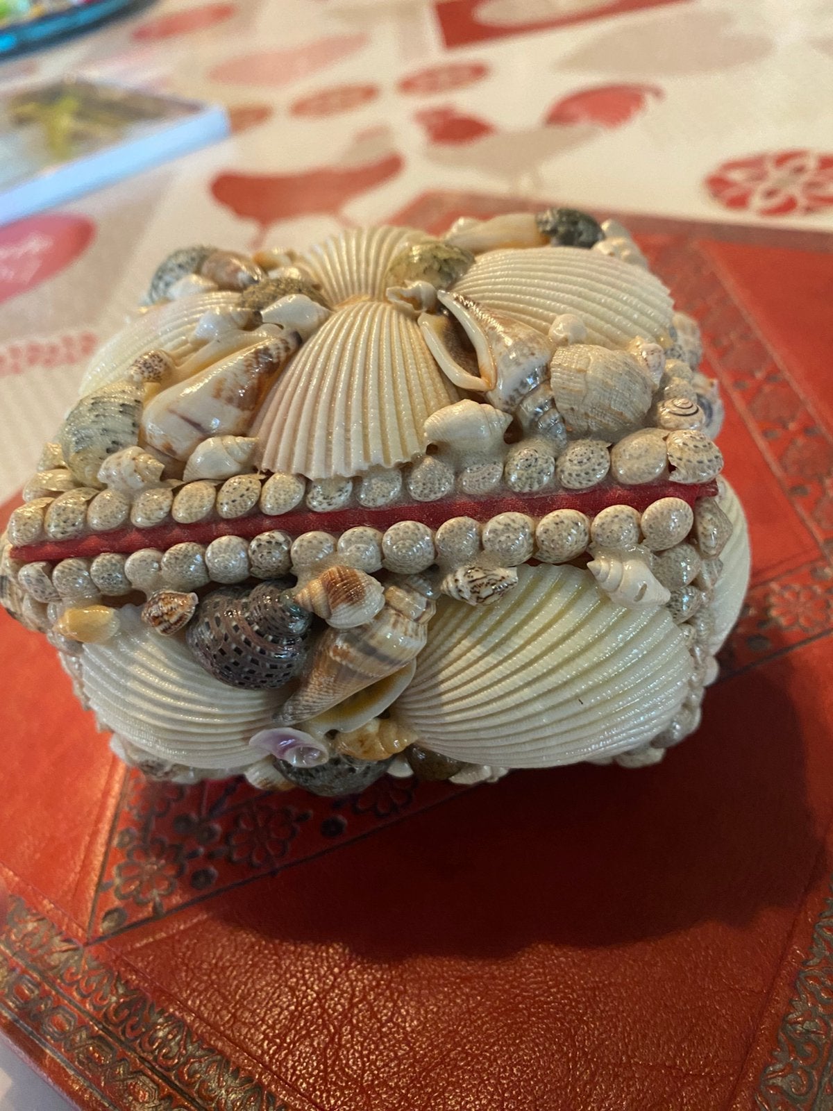 Sieradendoosje met schelpen. Jaar 50/60., Verzamelen, Ophalen of Verzenden, Zo goed als nieuw