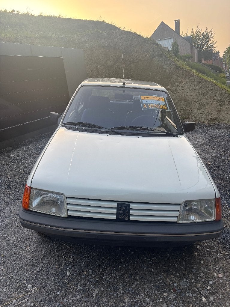 Peugeot 205 junior, Auto's, Peugeot, 4 zetels, 4 cilinders, Wit, Handgeschakeld