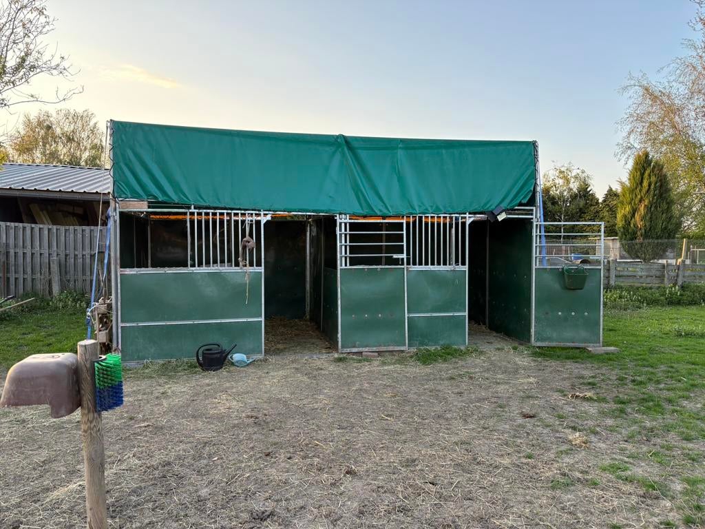 Boxe concour exterieur, Dieren en Toebehoren, Stalling en Weidegang, Weidegang, 2 of 3 paarden of pony's