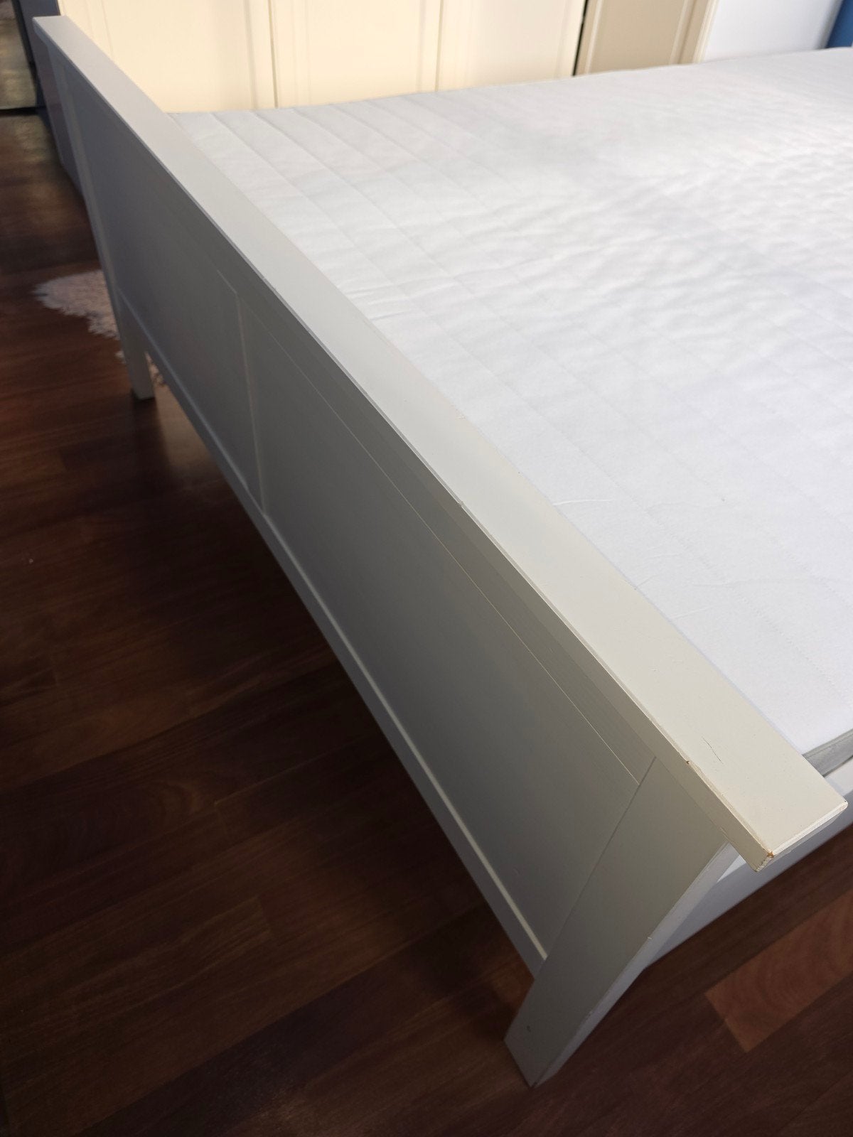 Lit Ikea Hemnes, sommier lattes et matelas neuf, Enlèvement, 200 cm
