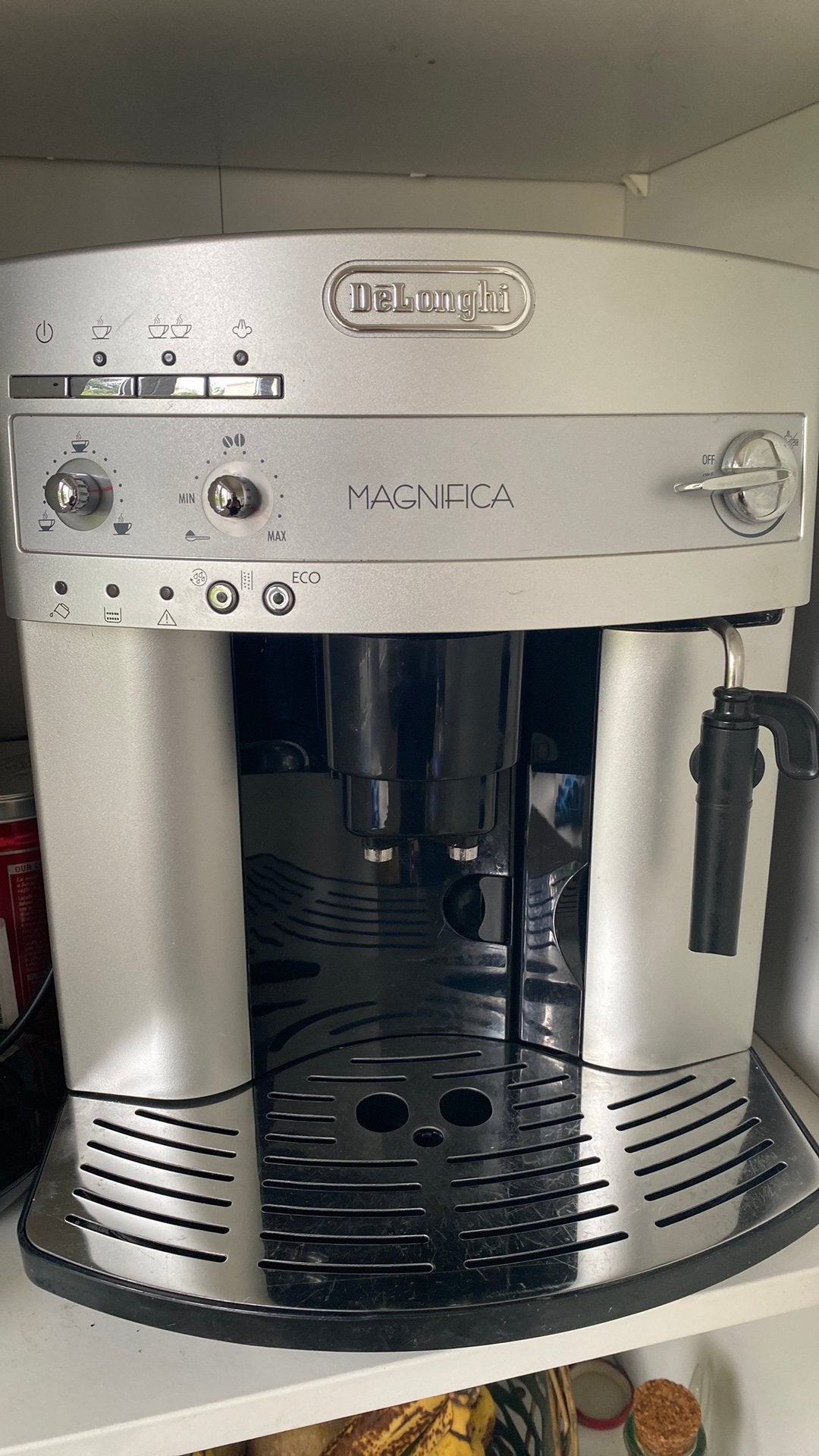 Cafetire avec Moulin à Café Delonghi Esam 3200S Magnifica, Réservoir d'eau amovible, Enlèvement ou Envoi, Café en grains, Cafetière