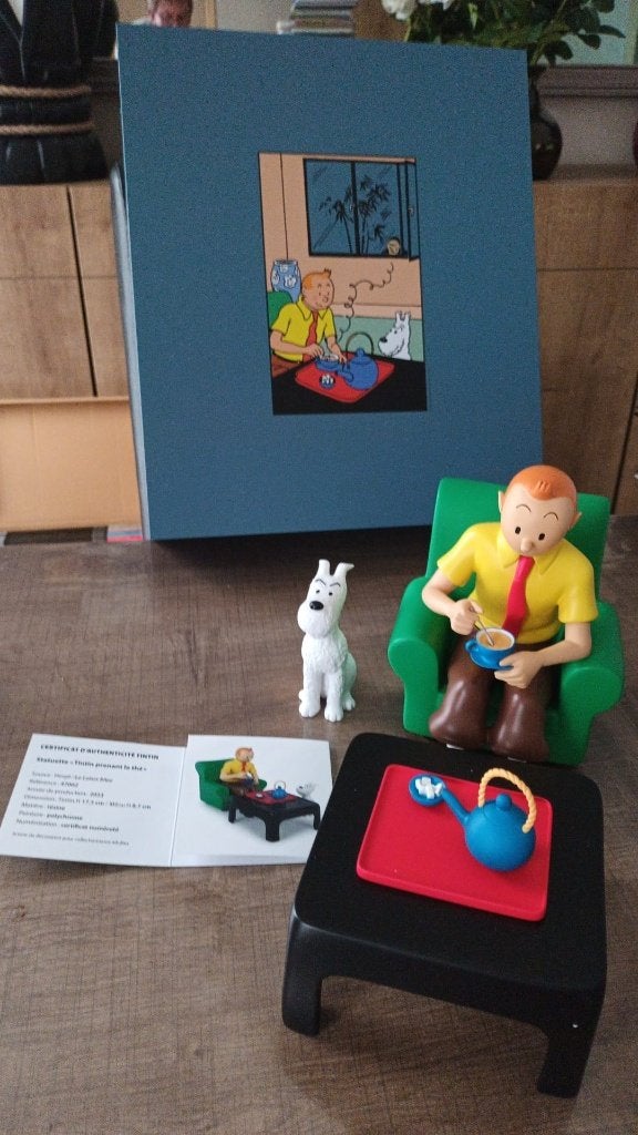 Figurine Tintin prend le thé, Enlèvement ou Envoi, Tintin, Neuf