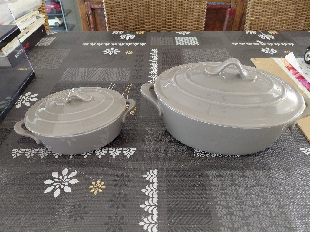 2x Cosy & Trendy  Grijze Ovenschotels Met Deksel - Ovaal, Met deksel, Overige typen, Ophalen of Verzenden, Zo goed als nieuw