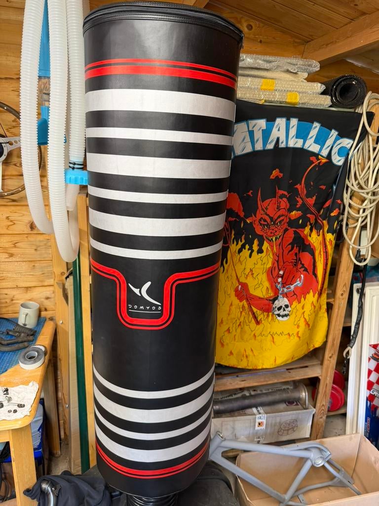 Sac de frappe sur pied boxe combat sport, Enlèvement, Comme neuf