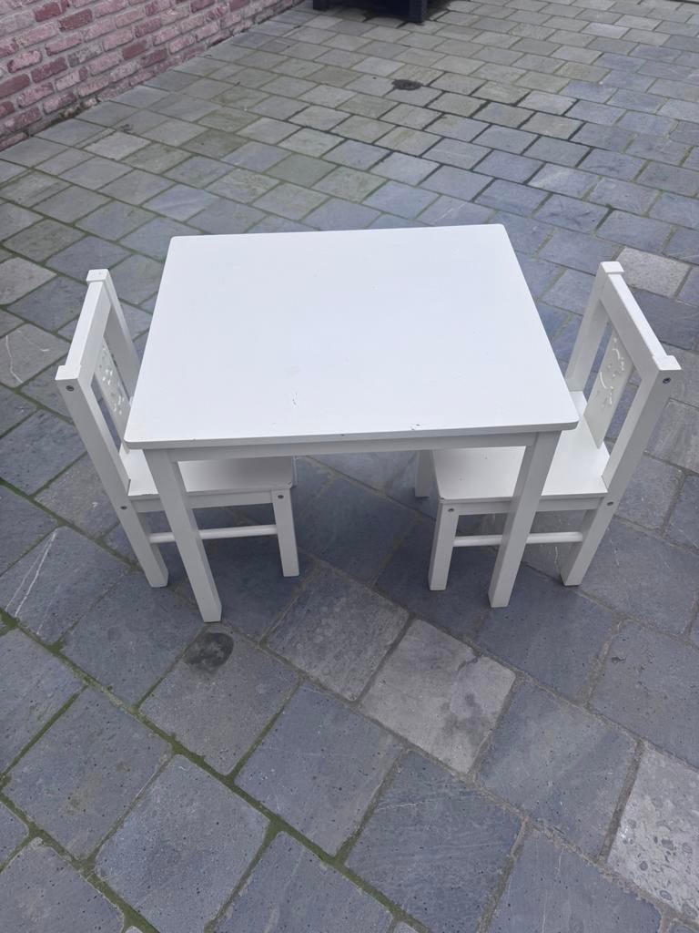 Kindertafeltje met 2 stoelen, Kinderen en Baby's, Ophalen, Zo goed als nieuw, Stoel(en)