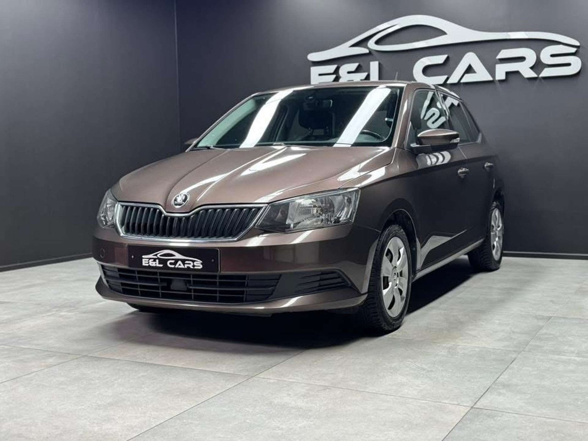 Skoda Fabia Fabia 1.0i *12 mois de garantie* (bj 2016), Auto's, Skoda, Stof, Euro 6, Bruin, 3 cilinders