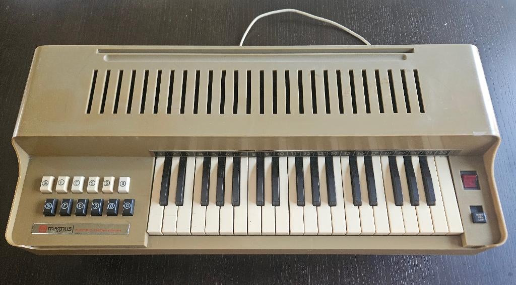 Vintage elektrisch tafelorgel Magnus - Jaren 70, Muziek en Instrumenten, Ophalen