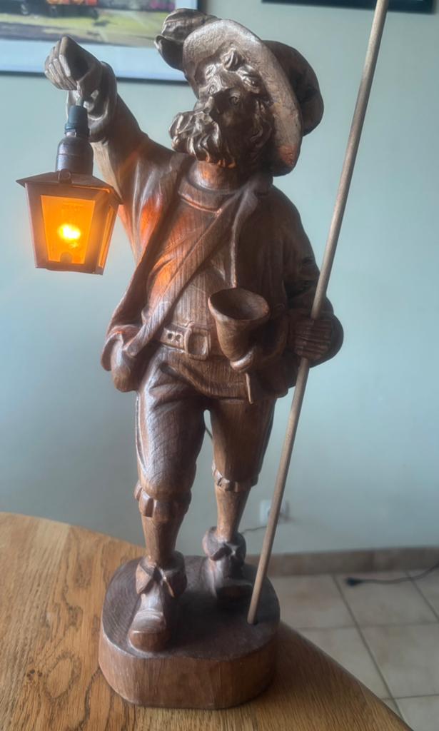 La lampe du veilleur de nuit avec hallebarde, Enlèvement