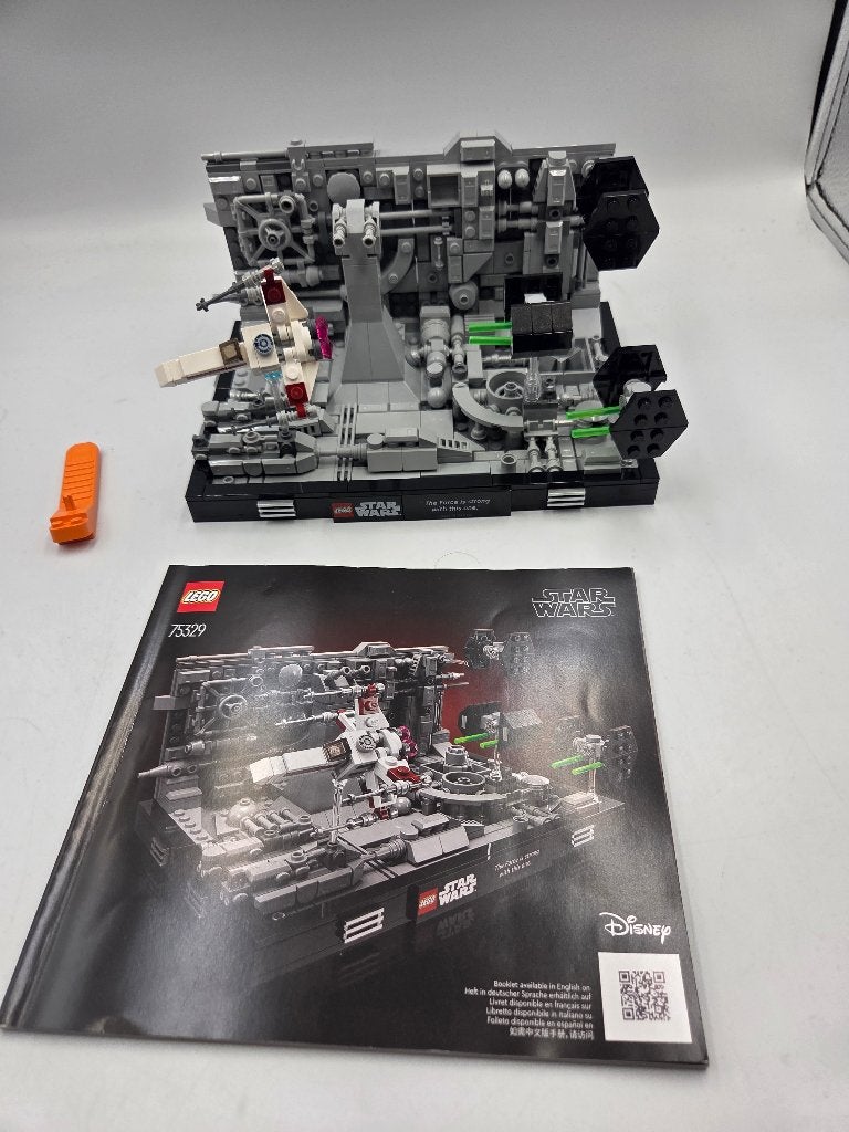 LEGO Star Wars 75329 Death Star Trench Run Diorama, Lego, Ensemble complet, Instructions incluses, Comme neuf