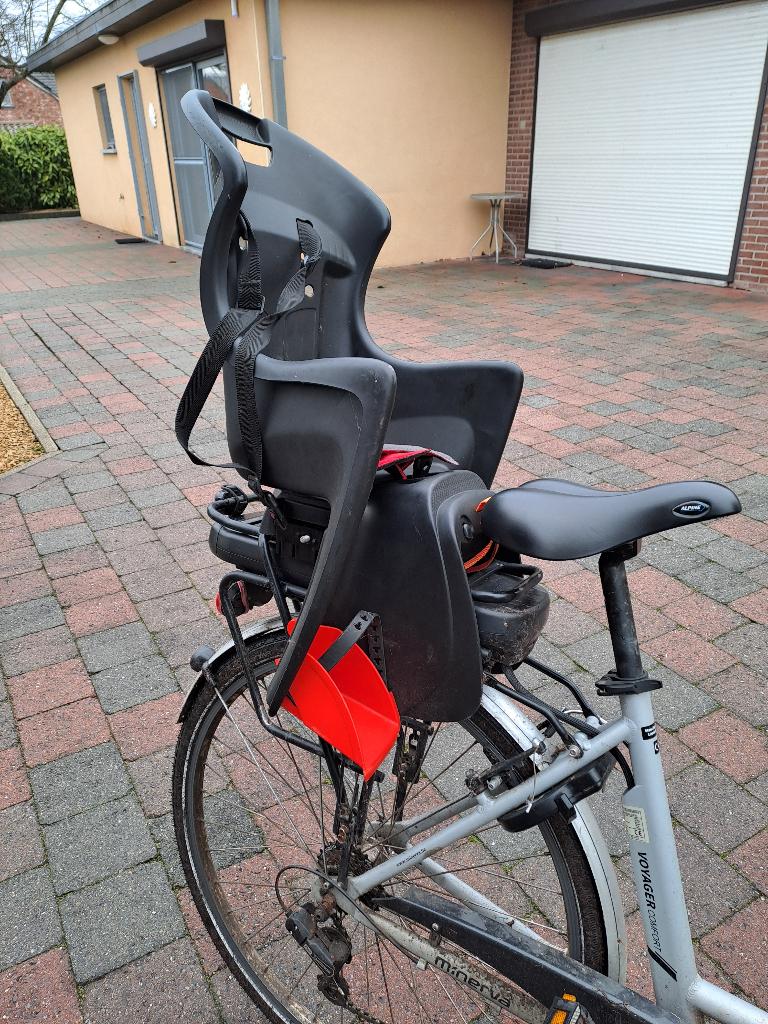 Fietsstoel voor kleuters, Fietsen en Brommers, Fietsaccessoires | Fietsstoeltjes, Ophalen, Zo goed als nieuw, Achterzitje, Voetsteuntjes
