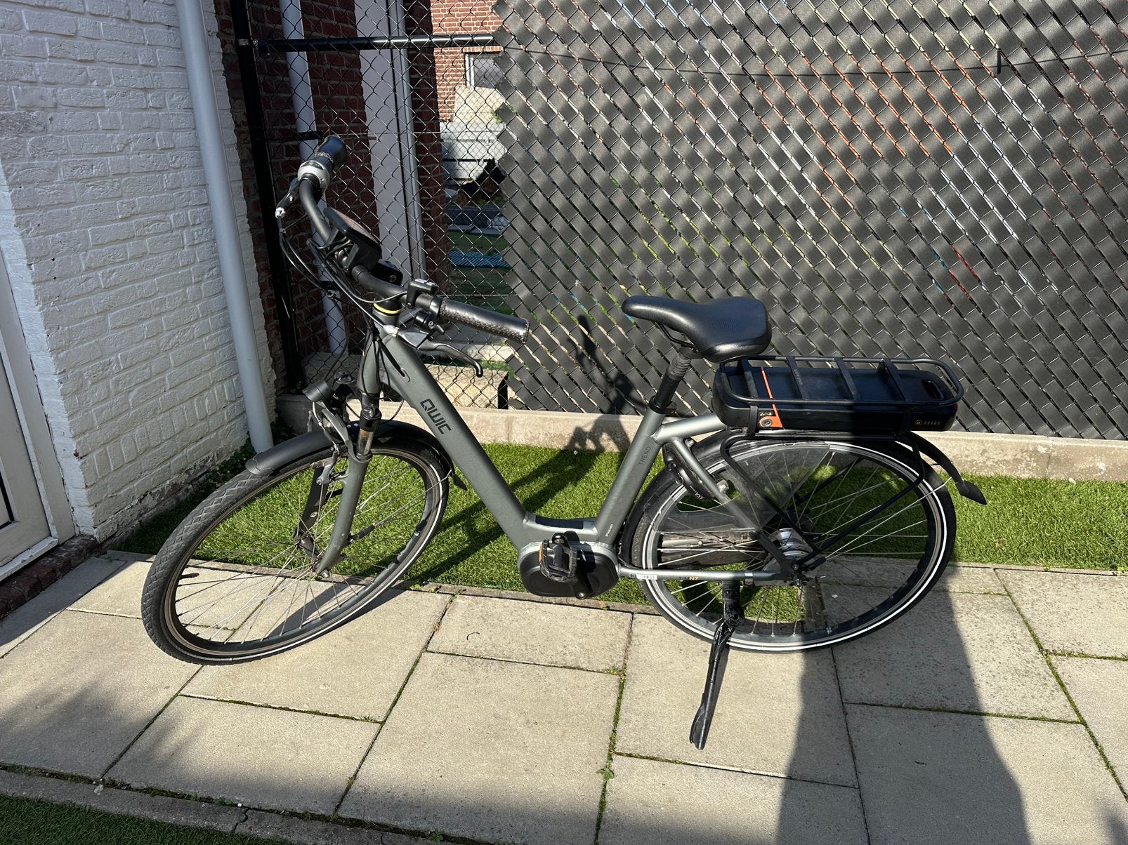 Elektrische damesfiets Qwic, Ophalen, Zo goed als nieuw, Qwic
