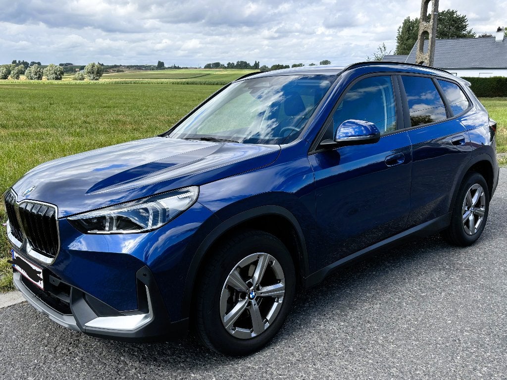 BMW X1 sDrive18i - 41500 km - UITSTEKENDE STAAT (2023), Auto's, BMW, Dealer onderhouden, Stof, Blauw, Regensensor
