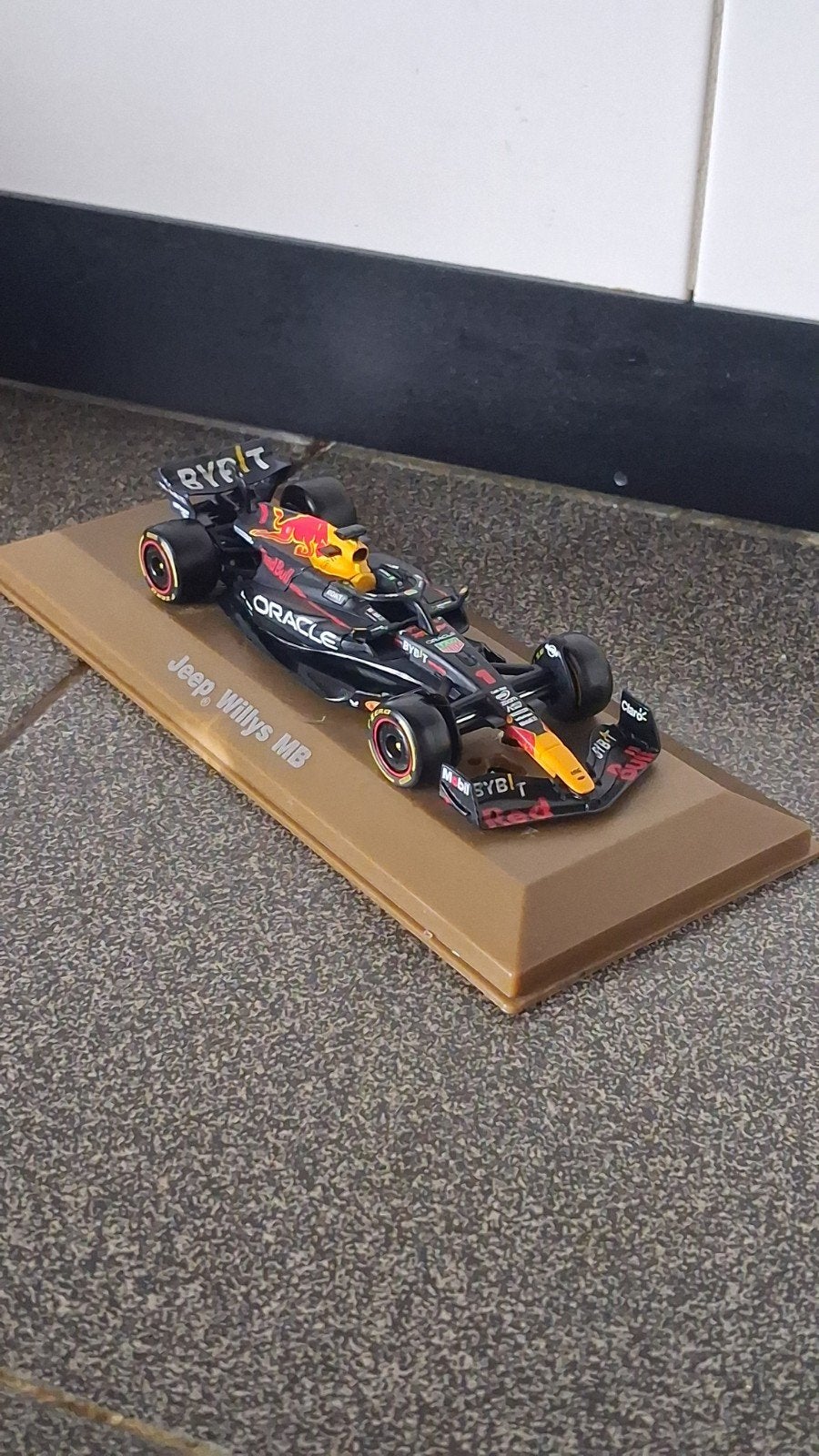 Bburago F1 Red Bull Racing RB19 (2023) Max Verstappen 1:43 -, Enlèvement ou Envoi, Neuf, Voiture