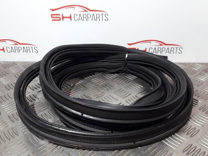 Joint caoutchouc hayon d'un Nissan Micra, Autos : Pièces & Accessoires, -, 3 mois de garantie, Utilisé, -