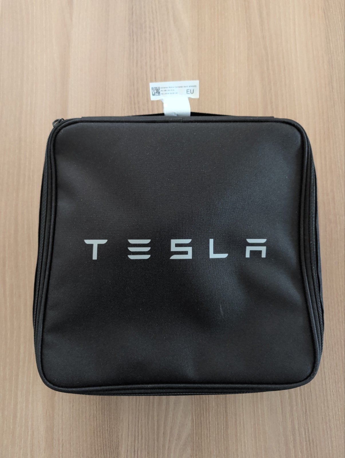 Tesla thuis lader, Ophalen