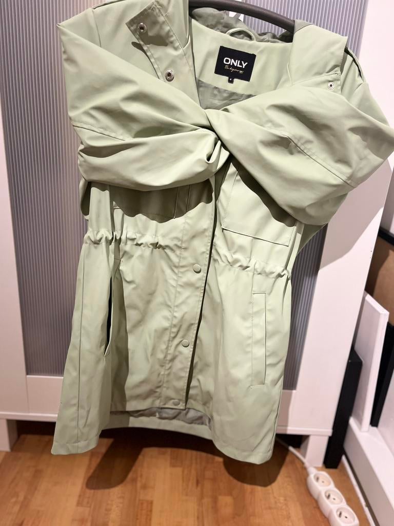 Regenjas dames only, Kleding | Dames, Jasjes, Kostuums en Pakken, Ophalen, Zo goed als nieuw, Maat 36 (S)