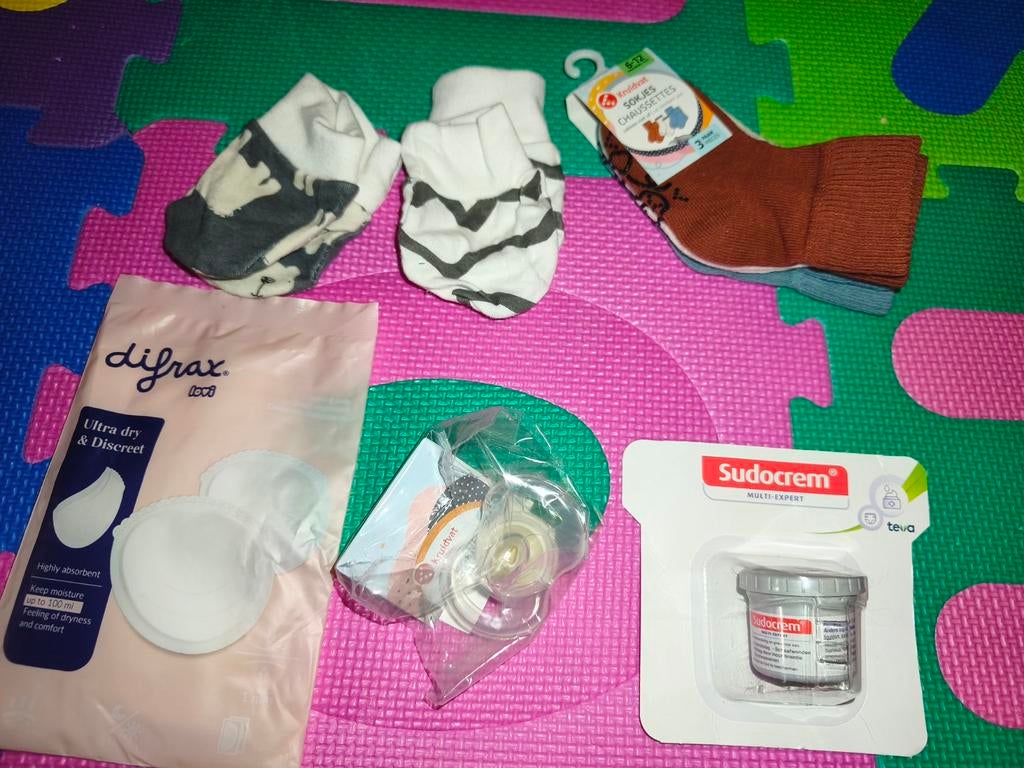 Kit de démarrage pour bébé : chaussettes, gants anti-rayures, Enfants & Bébés, Enlèvement