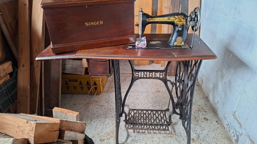 Oud Singer naaimachine, Antiek en Kunst, Ophalen