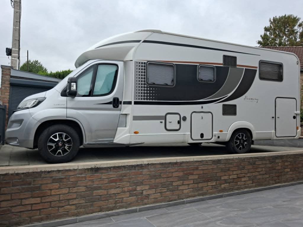 Camping-car Bürstner Lyseo TD 728 G Harmony Line, Standaard zit, Fiat, 7 tot 8 meter, Particulier