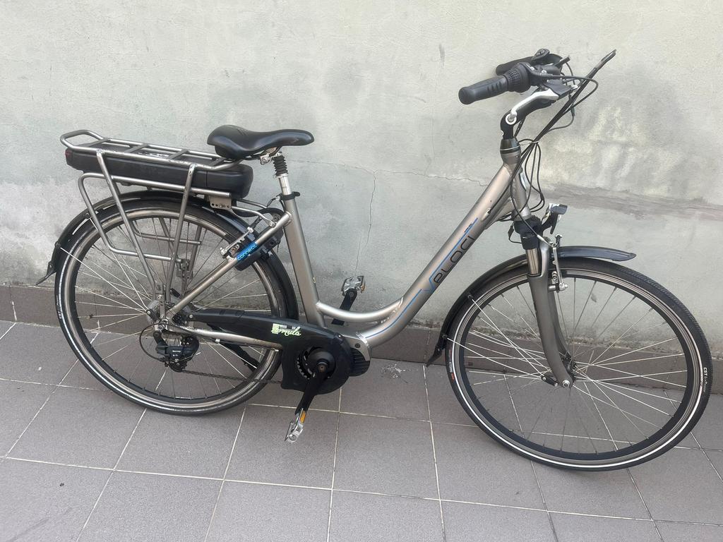 Elektronische dames fiets, Fietsen en Brommers, Elektrische fietsen, Ophalen of Verzenden, Zo goed als nieuw
