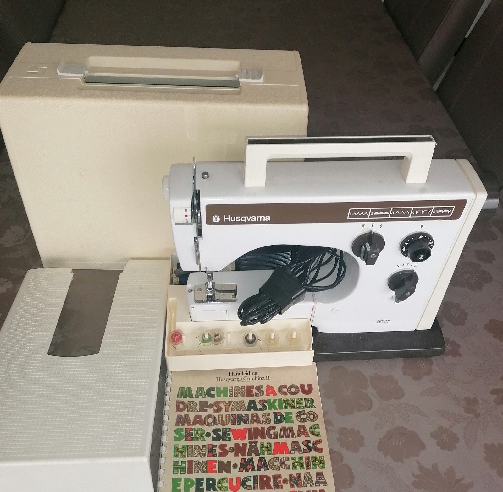 Husqvarna naaimachine, Ophalen, Gebruikt, Naaimachine, Husqvarna